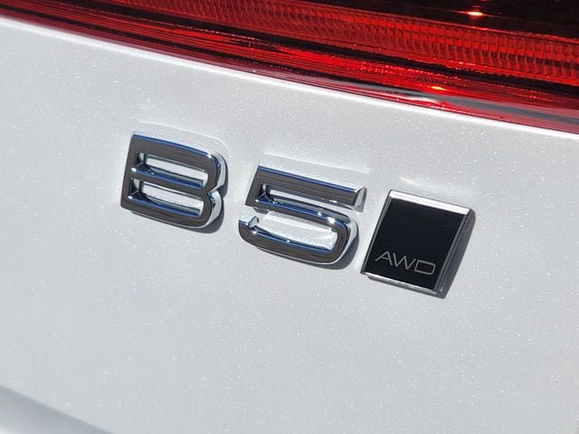 New 2026 Volvo XC60 B5 Plus w/ Climate Package AWD/4WD image 16