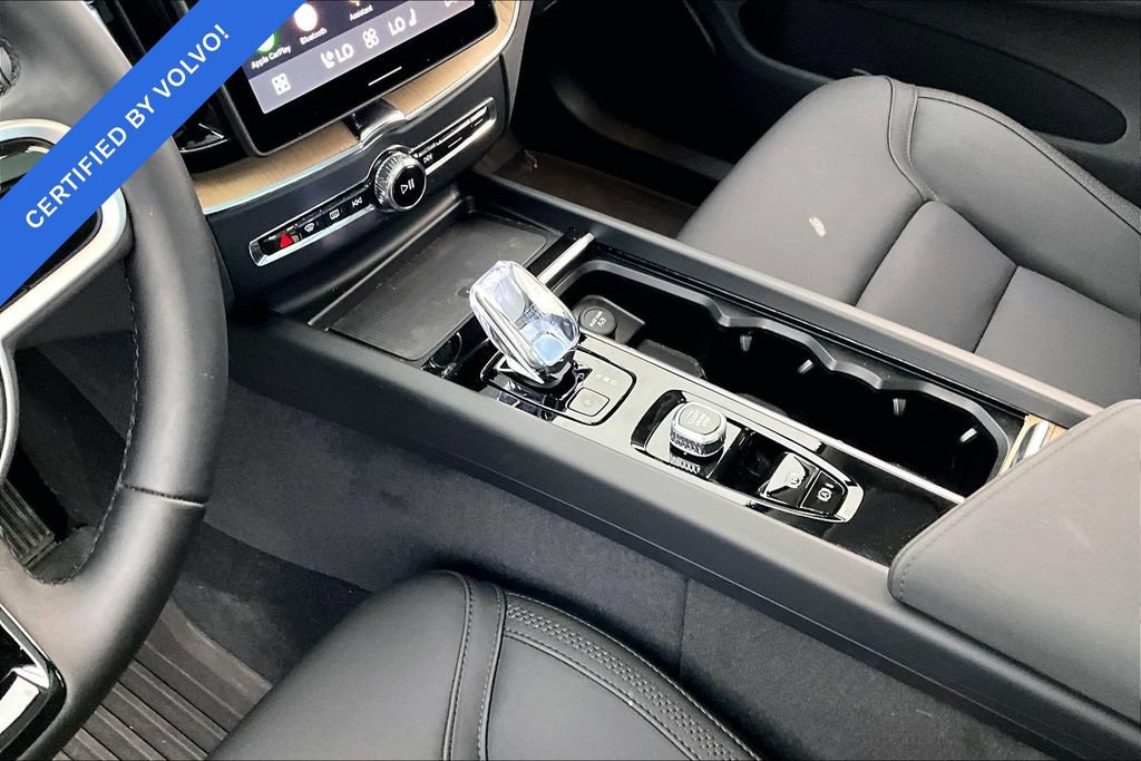 Certified 2026 Volvo XC60 B5 Plus AWD/4WD image 18