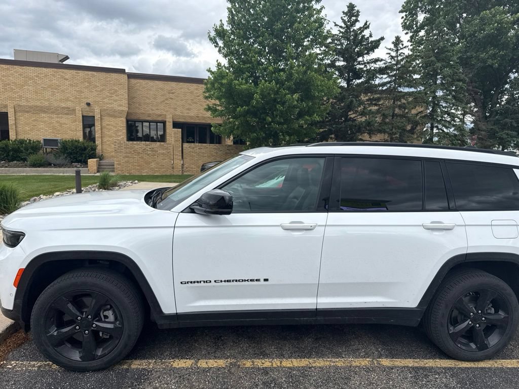 Certified 2024 Jeep Grand Cherokee L Limited w/ Luxury Tech Group II AWD/4WD image 5