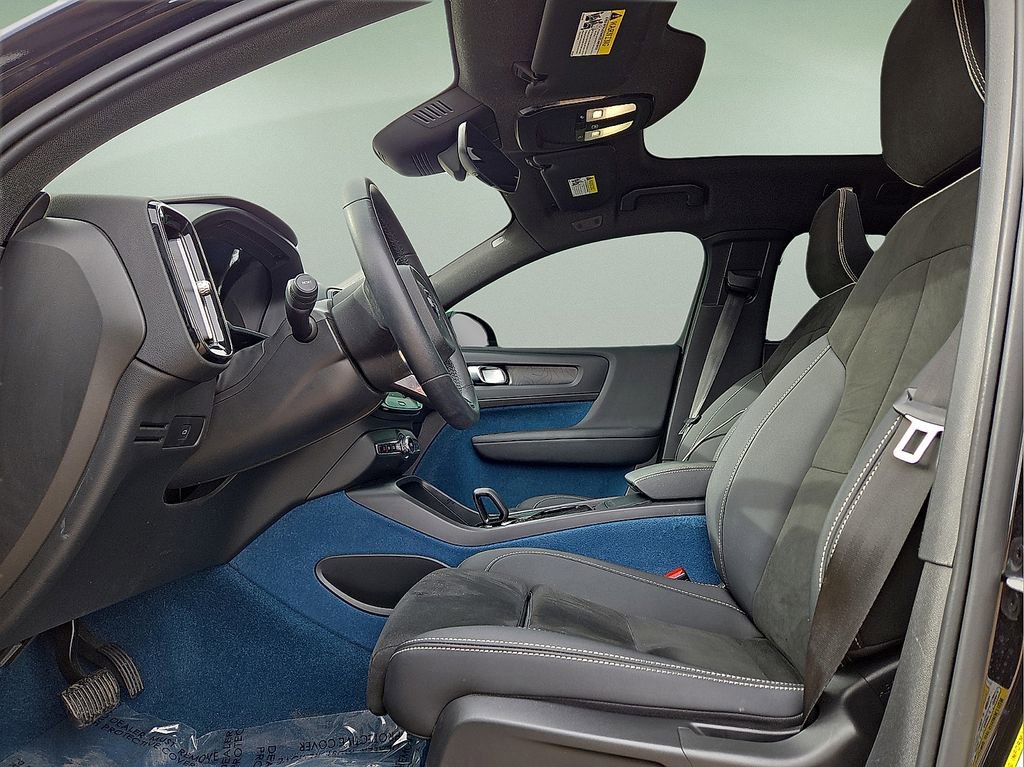 Used 2023 Volvo C40 P8 Recharge Ultimate image 26
