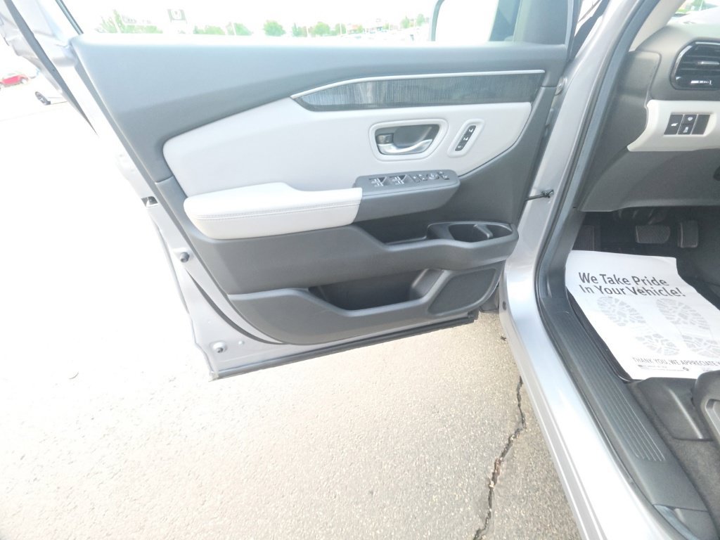 Certified 2025 Honda Pilot Elite image 13