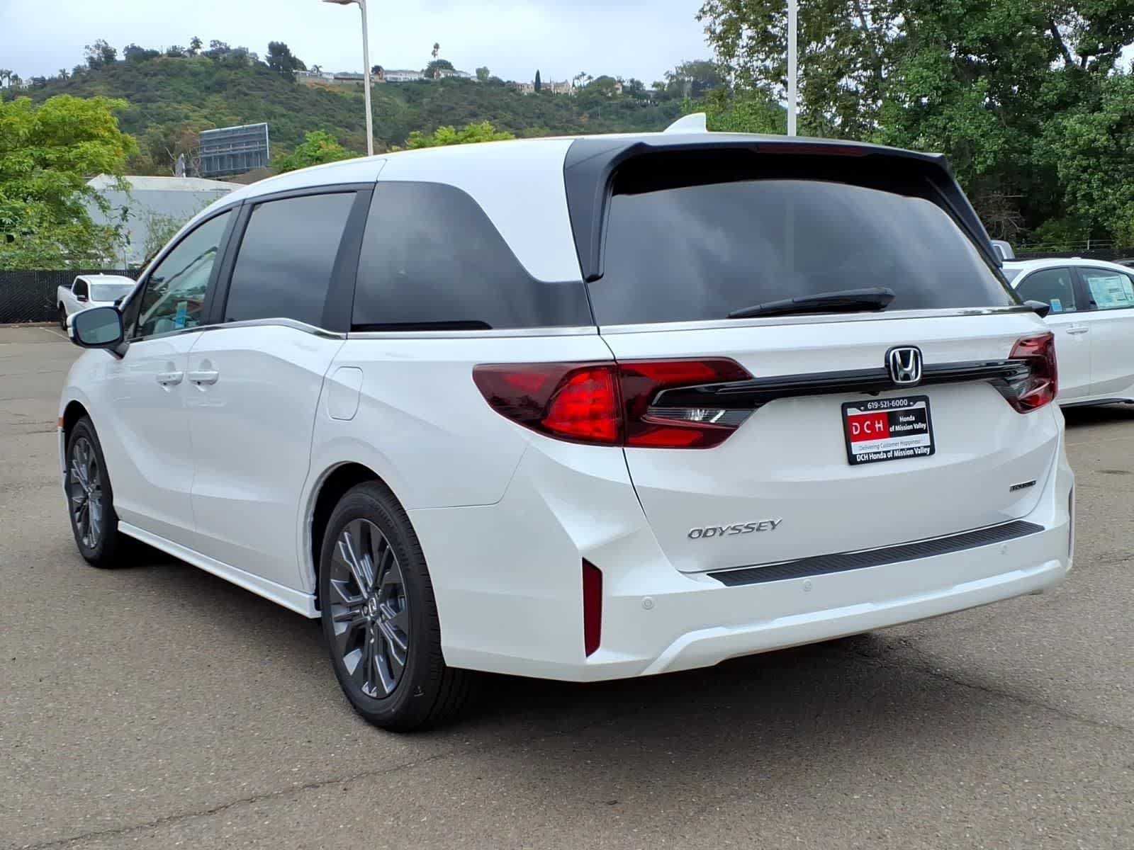 New 2026 Honda Odyssey Touring image 7