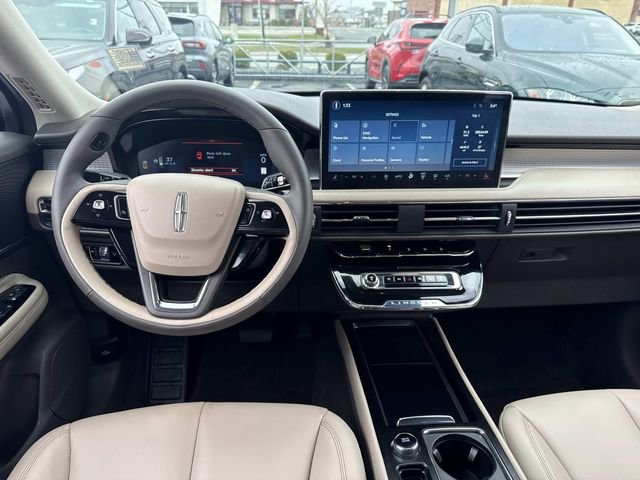 Used 2024 Lincoln Corsair AWD image 17