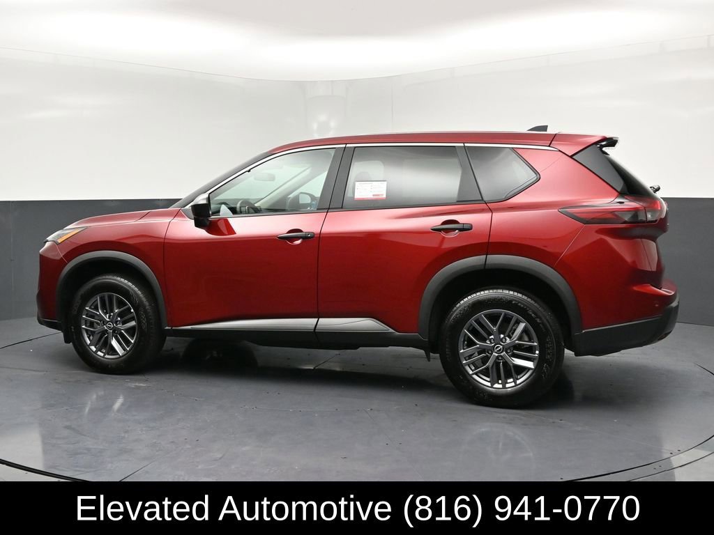 Used 2025 Nissan Rogue S image 27