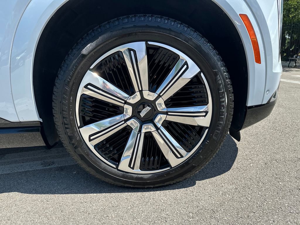 Used 2026 Cadillac Escalade IQL Luxury AWD/4WD image 15