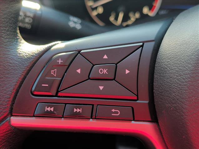 Used 2025 Nissan Altima 2.5 SV FWD image 13