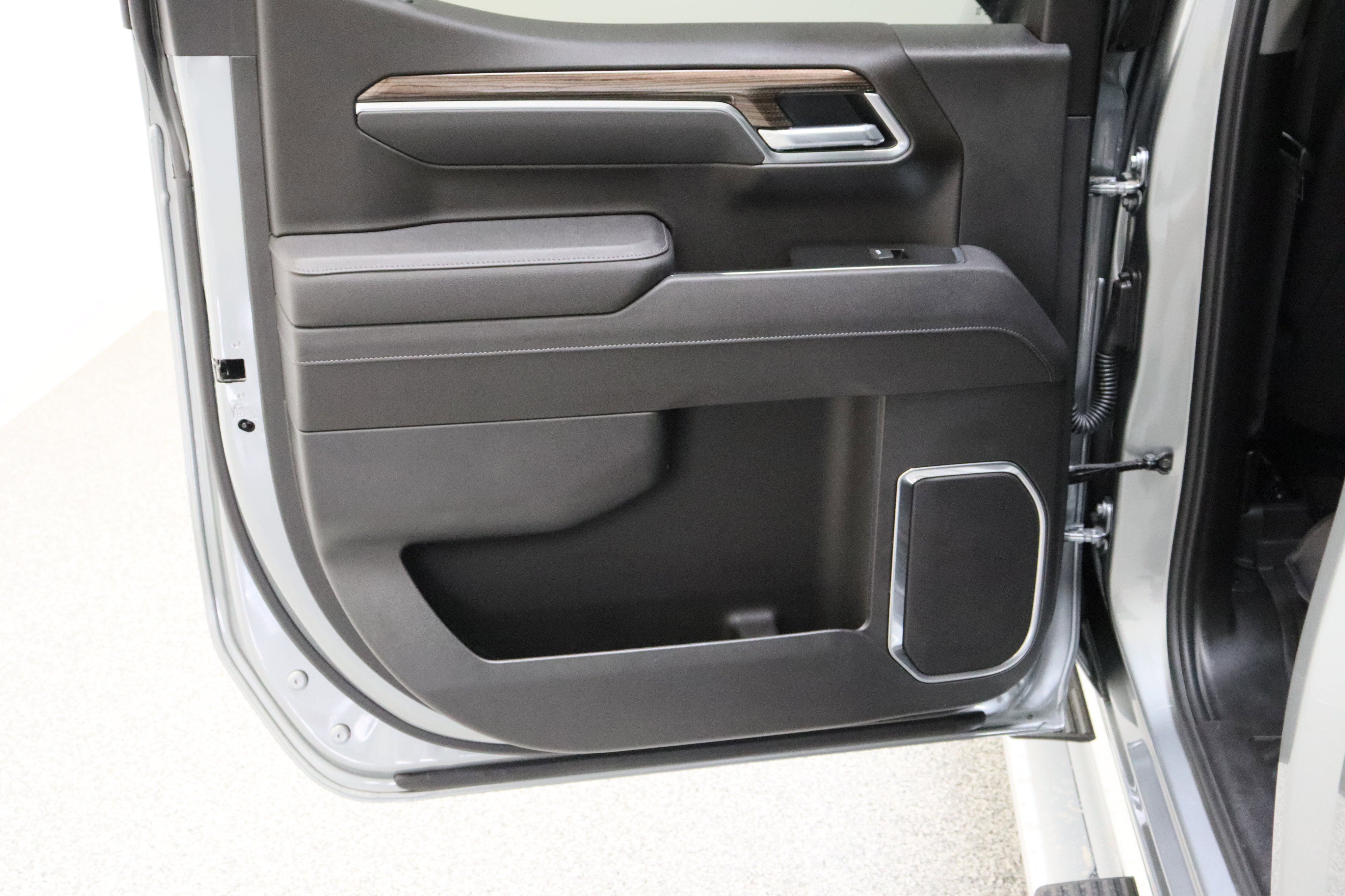 Used 2026 Chevrolet Silverado 1500 LT w/ Texas Edition Plus RWD image 27