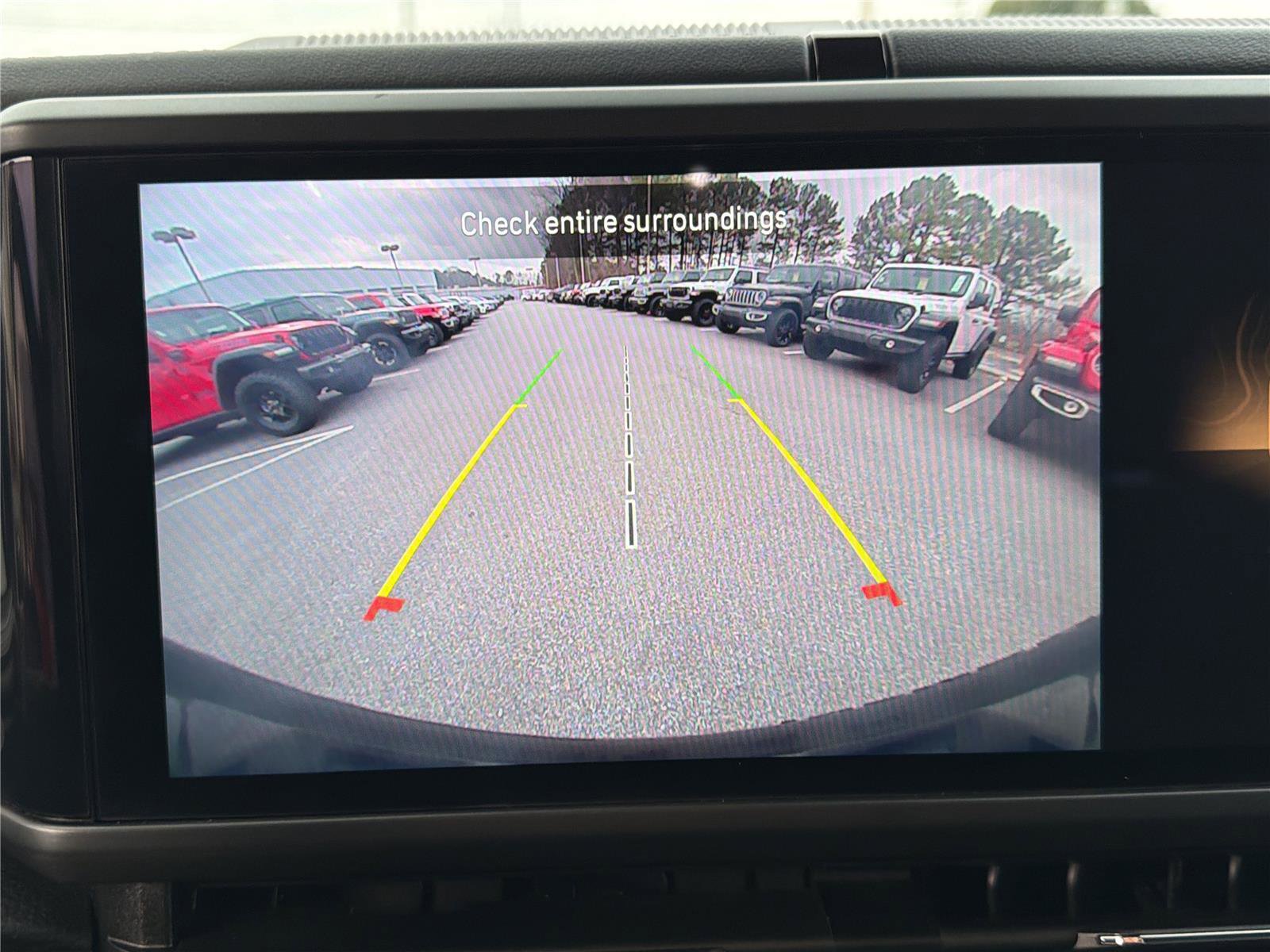 Used 2025 Jeep Wrangler Sahara image 30