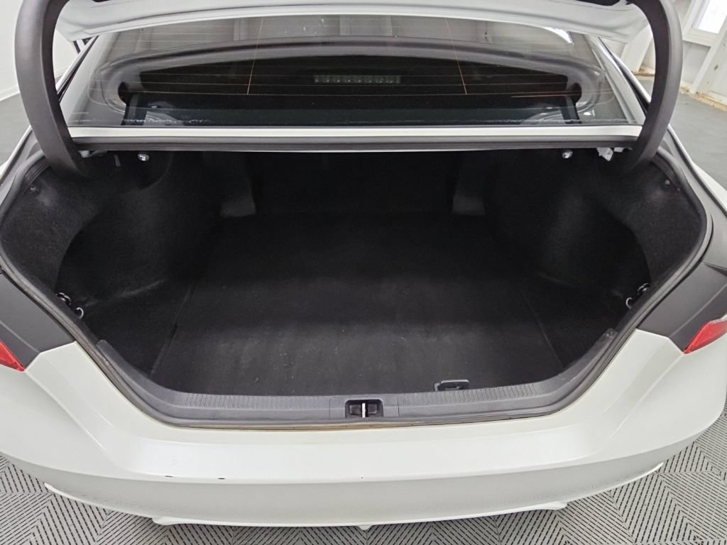 Used 2019 Toyota Camry XSE w/ Navigation Package FWD image 36