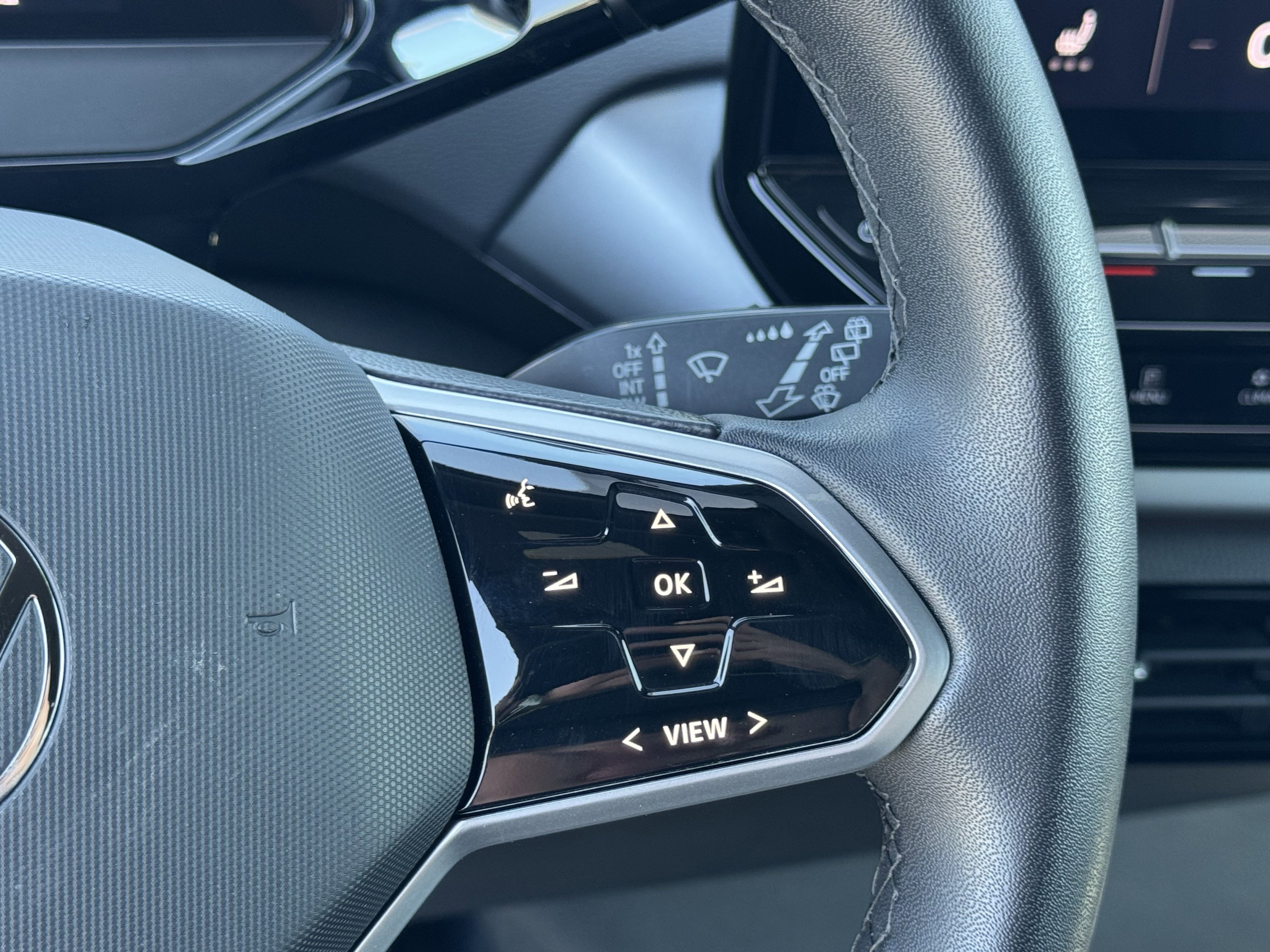 Used 2023 Volkswagen ID.4 Pro image 21