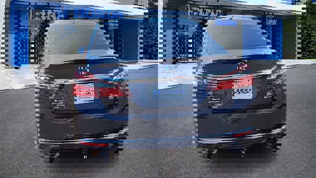 Used 2016 Honda Accord Touring image 7