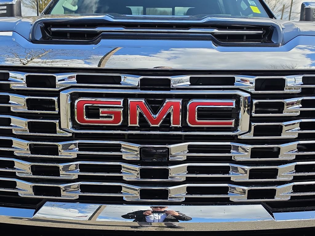 Certified 2025 GMC Sierra 3500 Denali w/ Denali Reserve Package image 38