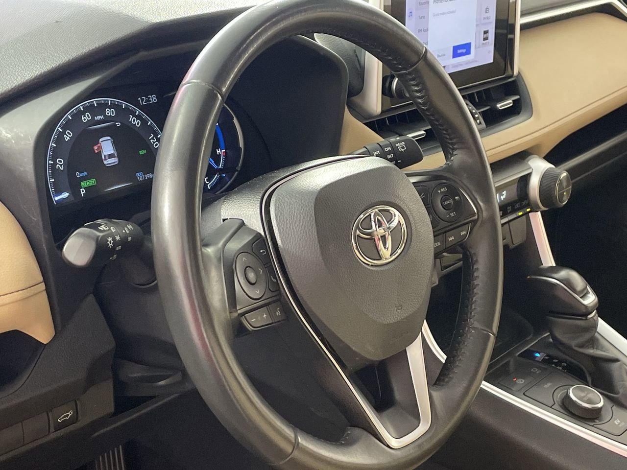 Used 2023 Toyota RAV4 XLE Premium image 13