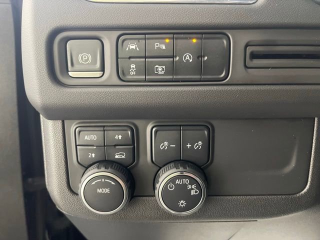 Used 2023 Chevrolet Suburban LT w/ LT Signature Plus Package AWD/4WD image 36