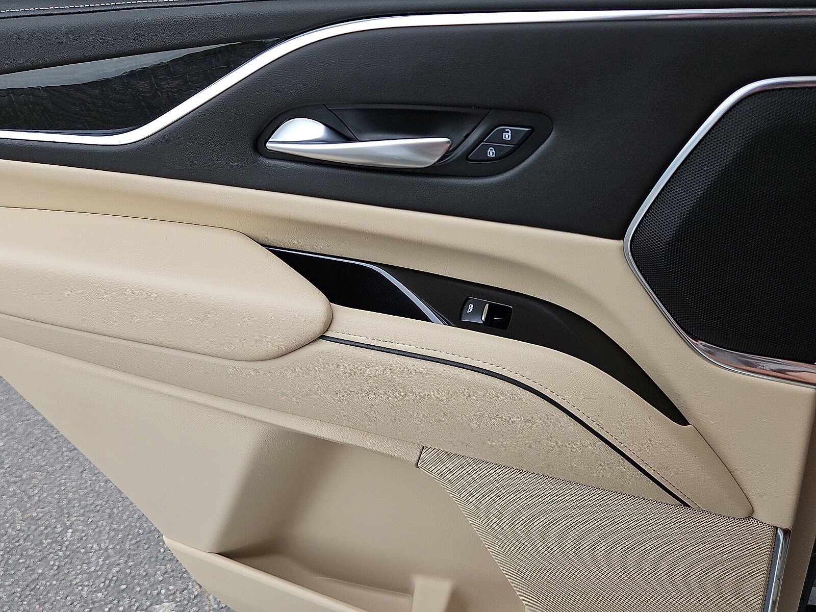 Certified 2024 Cadillac Escalade Premium Luxury RWD image 11