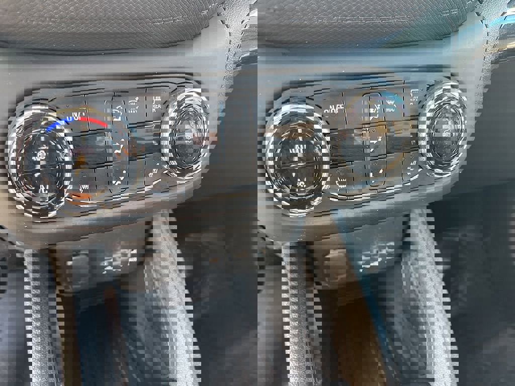 Used 2023 Chevrolet TrailBlazer LT w/ Convenience Package image 30