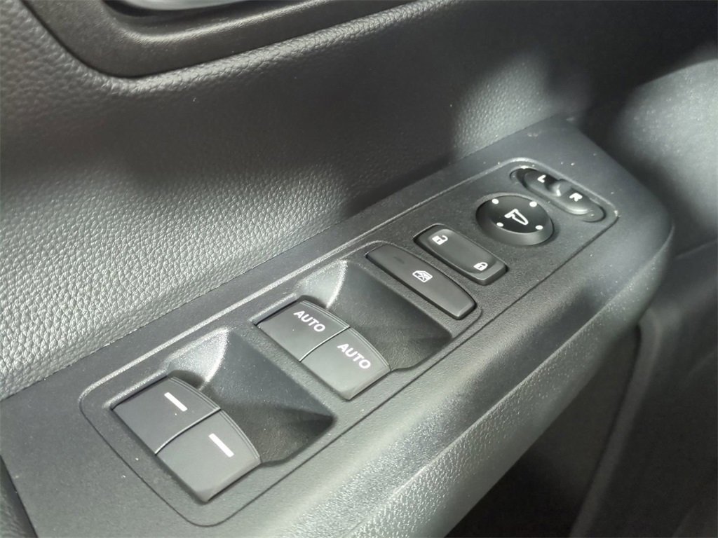 Used 2025 Honda CR-V Sport image 30