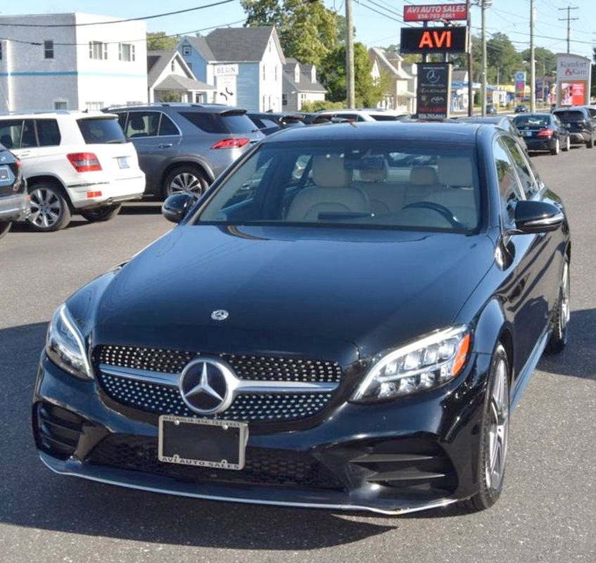 Used 2020 Mercedes-Benz C 300 4MATIC Sedan image 1