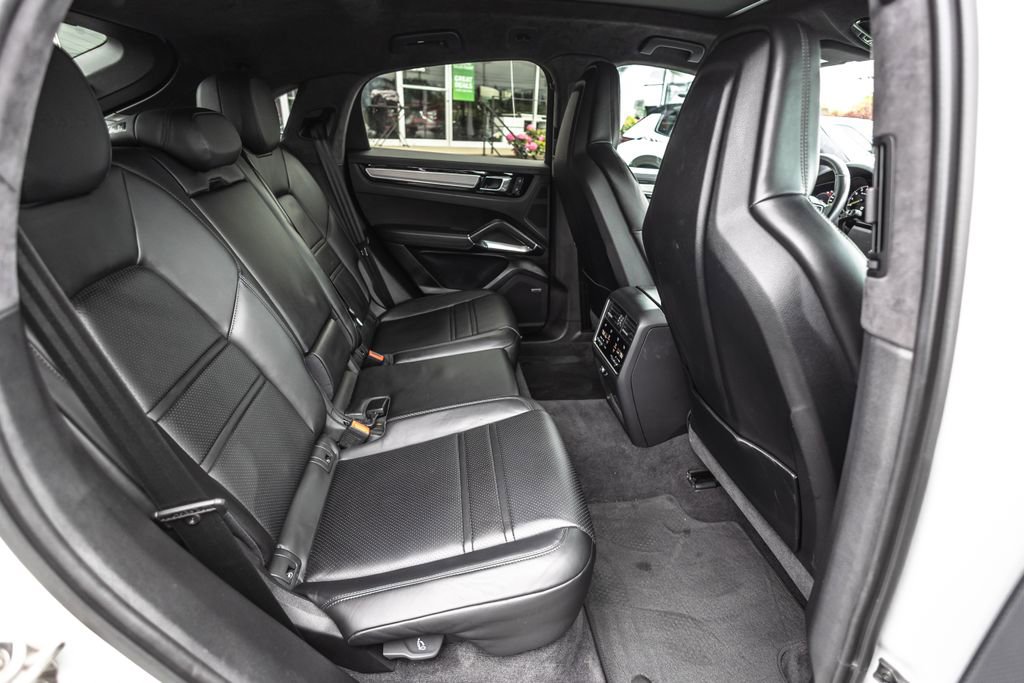 Used 2023 Porsche Cayenne Turbo S AWD/4WD image 35