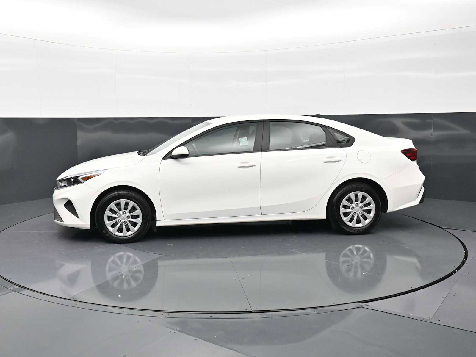 Used 2024 Kia Forte LX FWD image 8