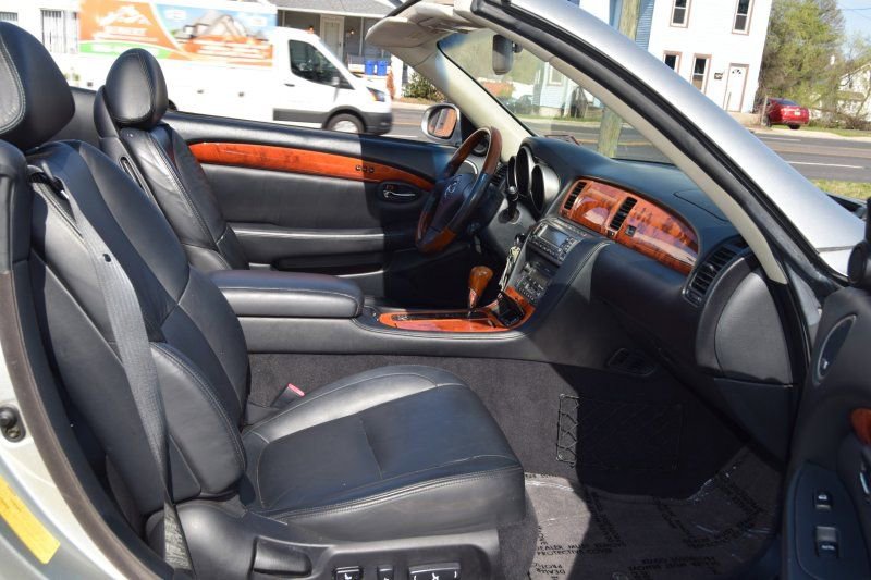 Used 2004 Lexus SC 430 Convertible image 24