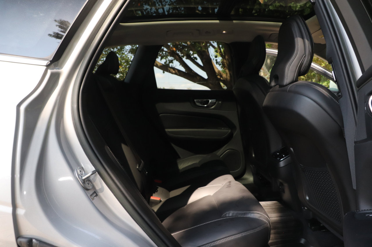 Used 2022 Volvo XC60 B5 Inscription w/ Advanced Package image 27