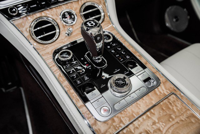 Used 2021 Bentley Continental GT V8 image 14