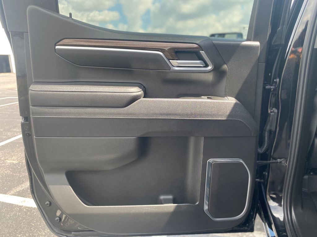 Used 2026 Chevrolet Silverado 1500 RST AWD/4WD image 16