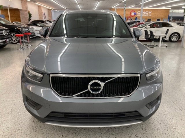 Used 2019 Volvo XC40 T5 Momentum image 3
