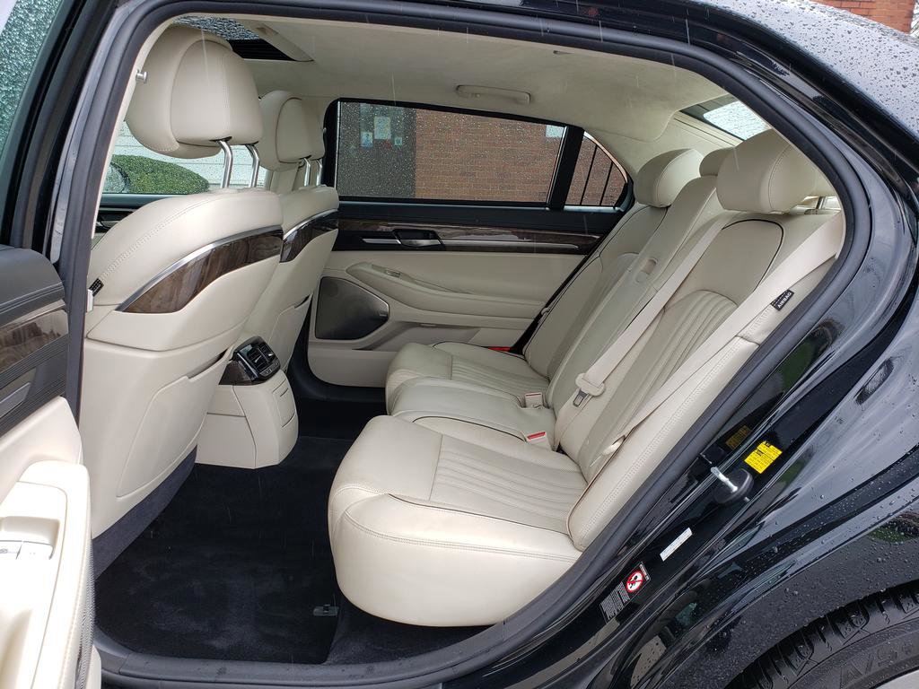 Used 2017 Genesis G90 3.3T Premium image 11