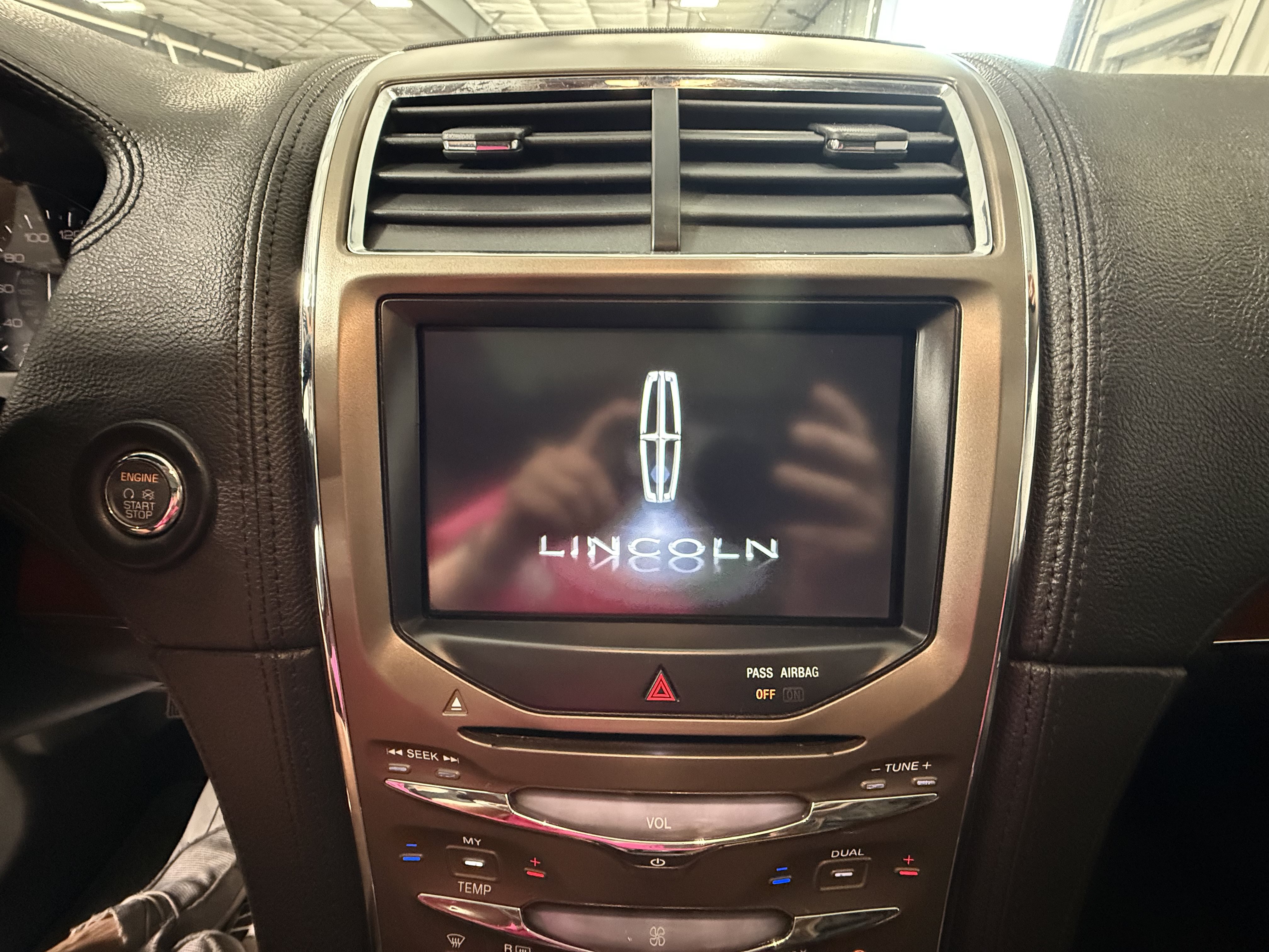 Used 2014 Lincoln MKX AWD w/ Equipment Group 102A image 29