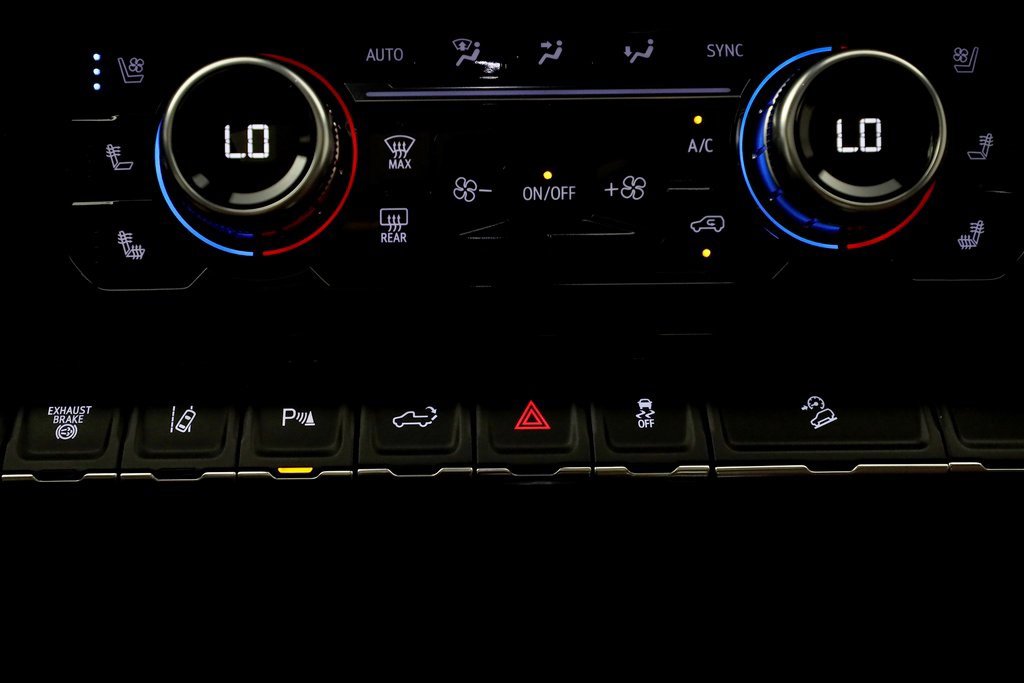 Used 2024 GMC Sierra 3500 Denali Ultimate image 38