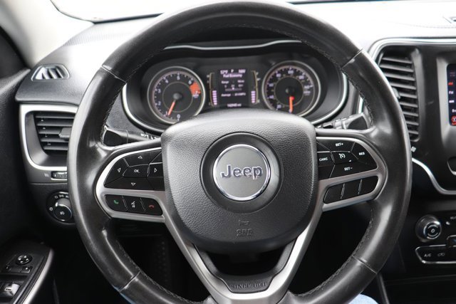 Used 2020 Jeep Cherokee Latitude Plus FWD image 17