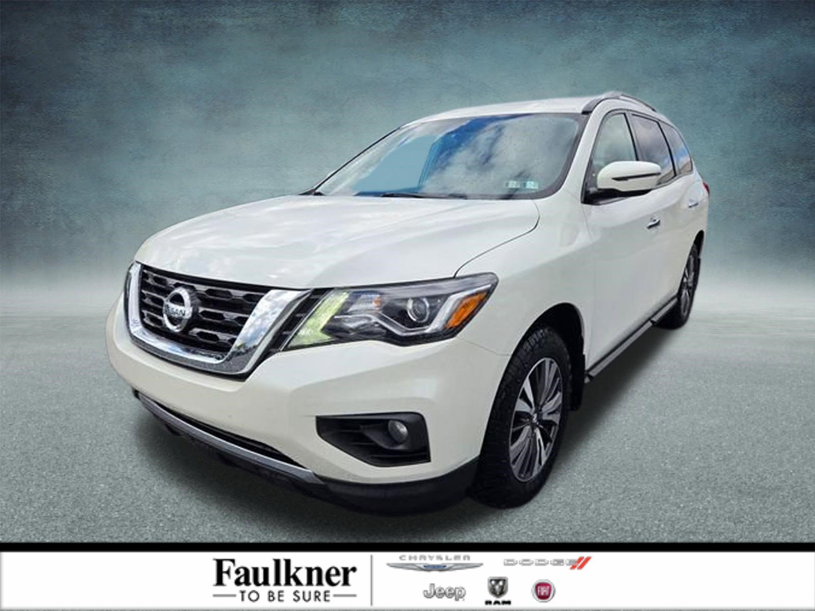 Used 2017 Nissan Pathfinder SV AWD/4WD image 1