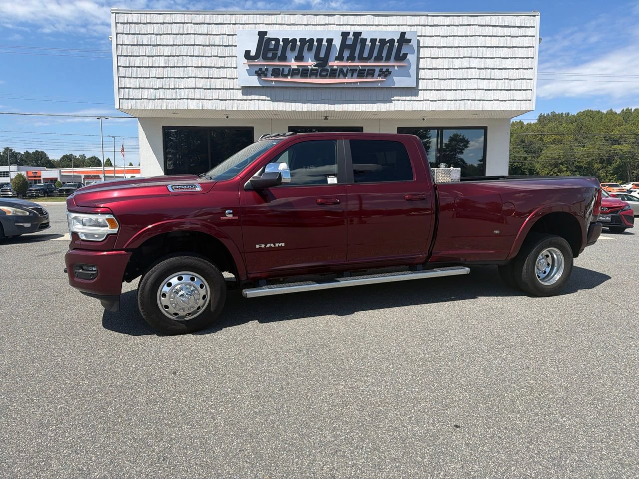 Used 2022 RAM 3500 Laramie AWD/4WD image 1