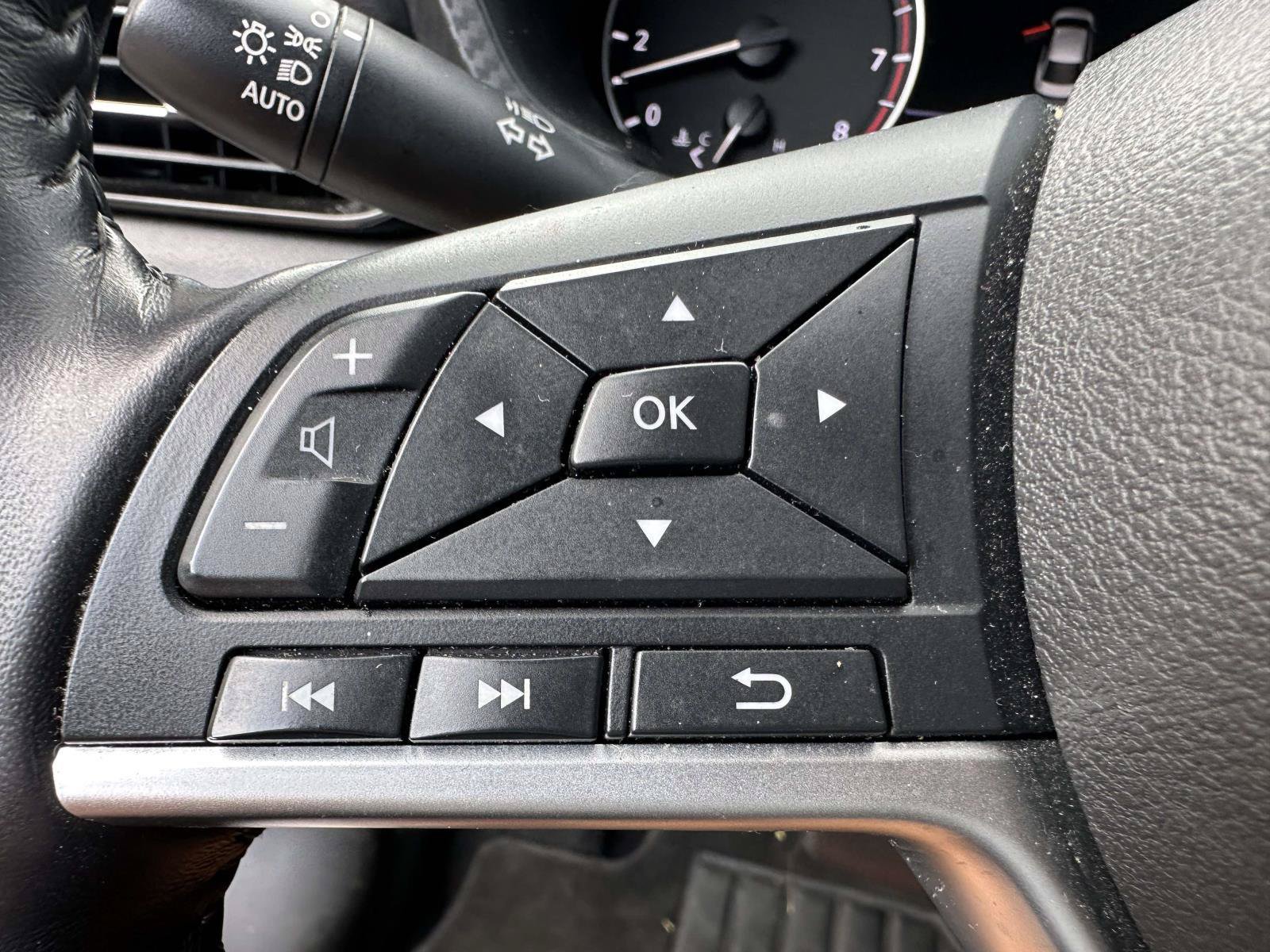 Certified 2020 Nissan Sentra SV w/ Electronics Package FWD image 26