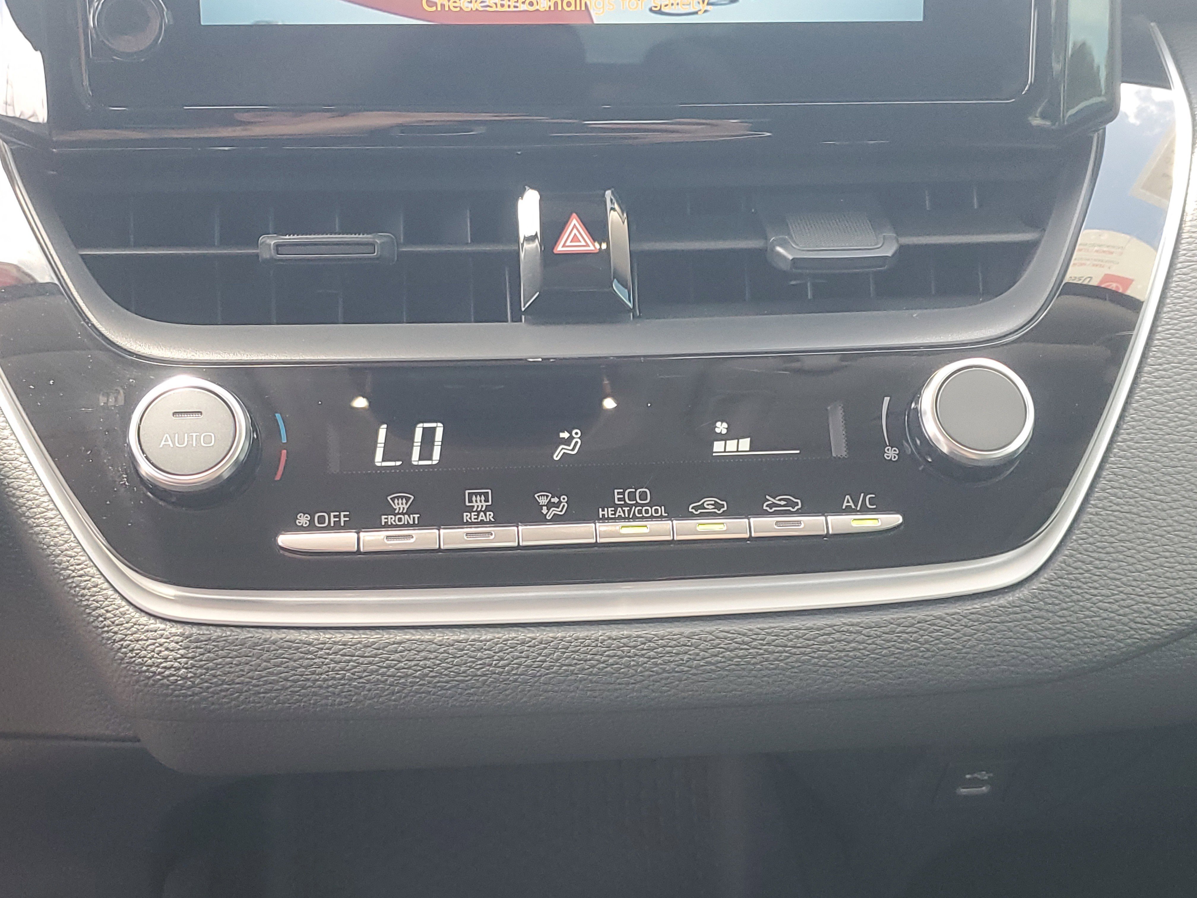 Used 2024 Toyota Corolla LE image 28