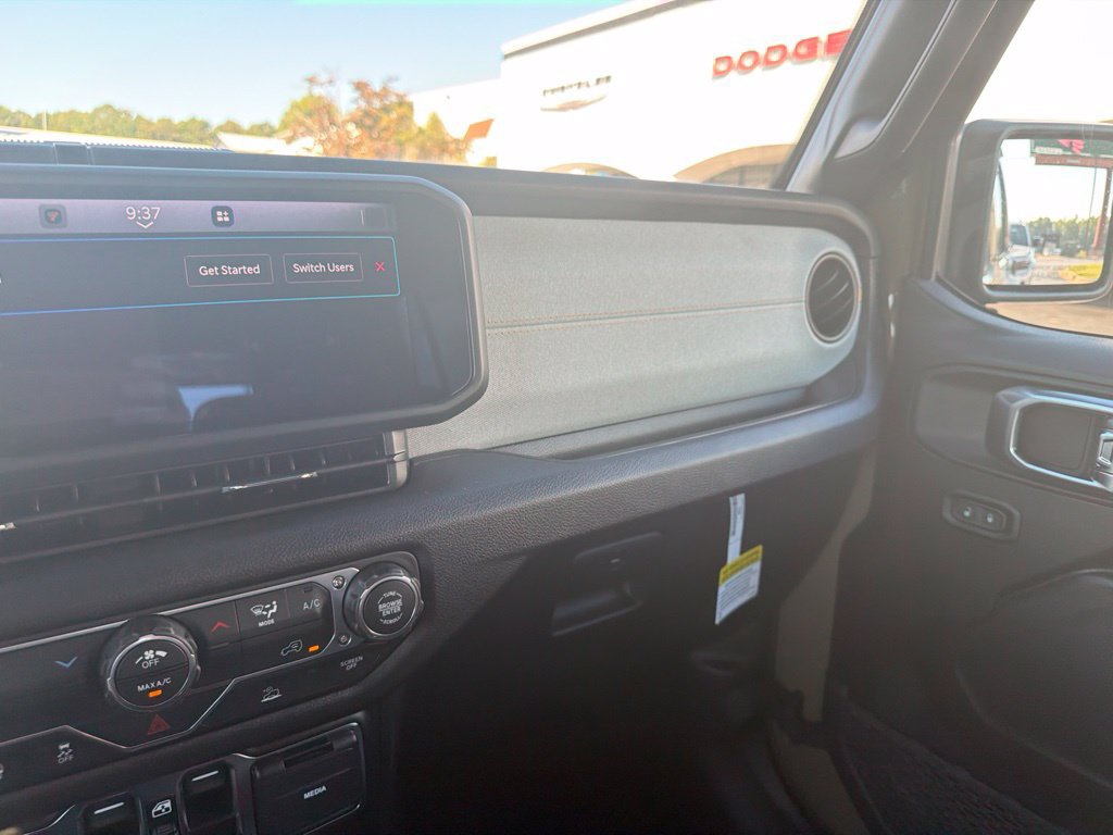 New 2027 Jeep Gladiator Sport AWD/4WD image 32