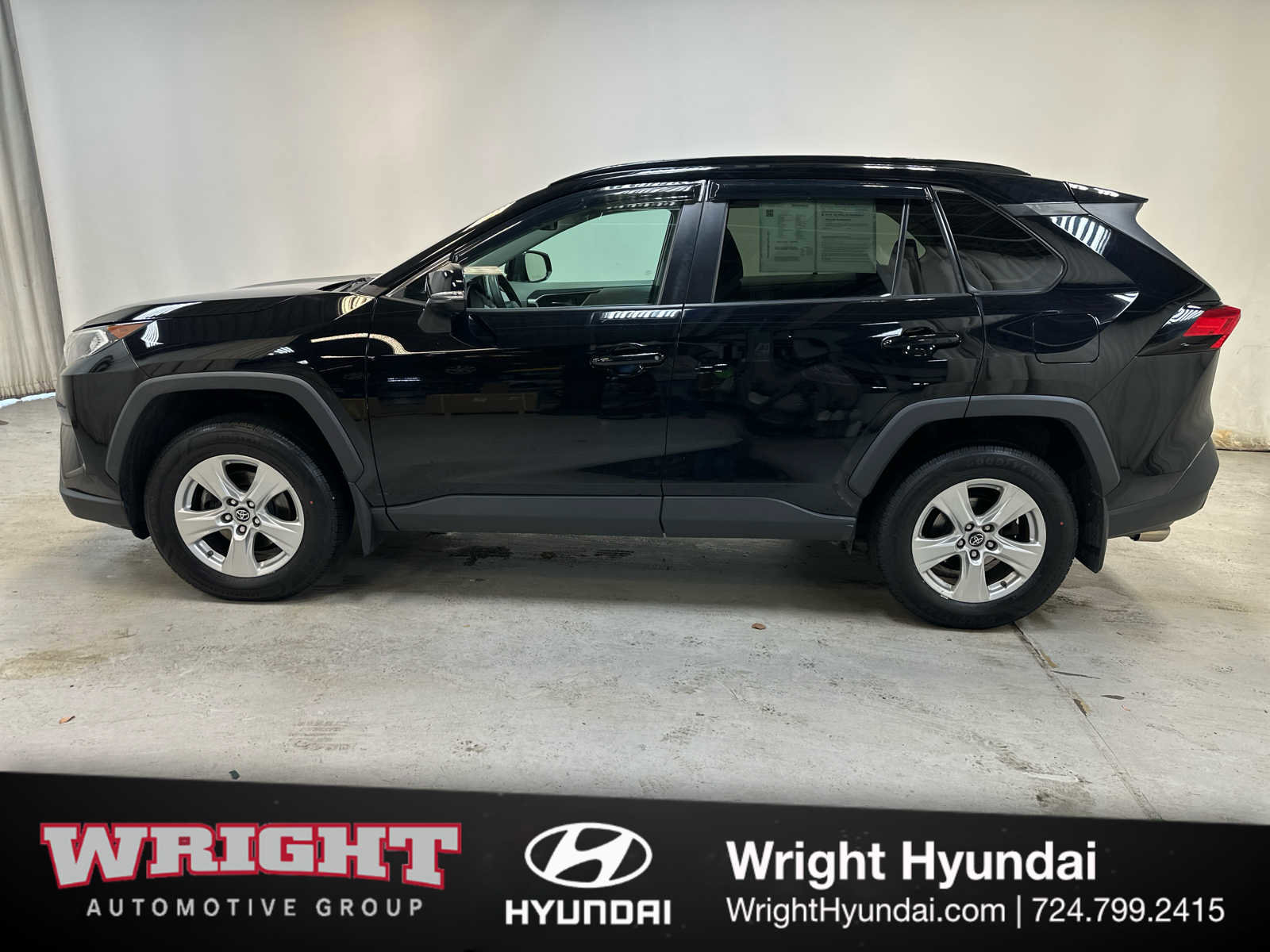Used 2019 Toyota RAV4 XLE image 7