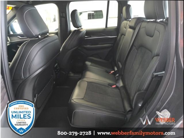 New 2026 Jeep Grand Cherokee Altitude image 12