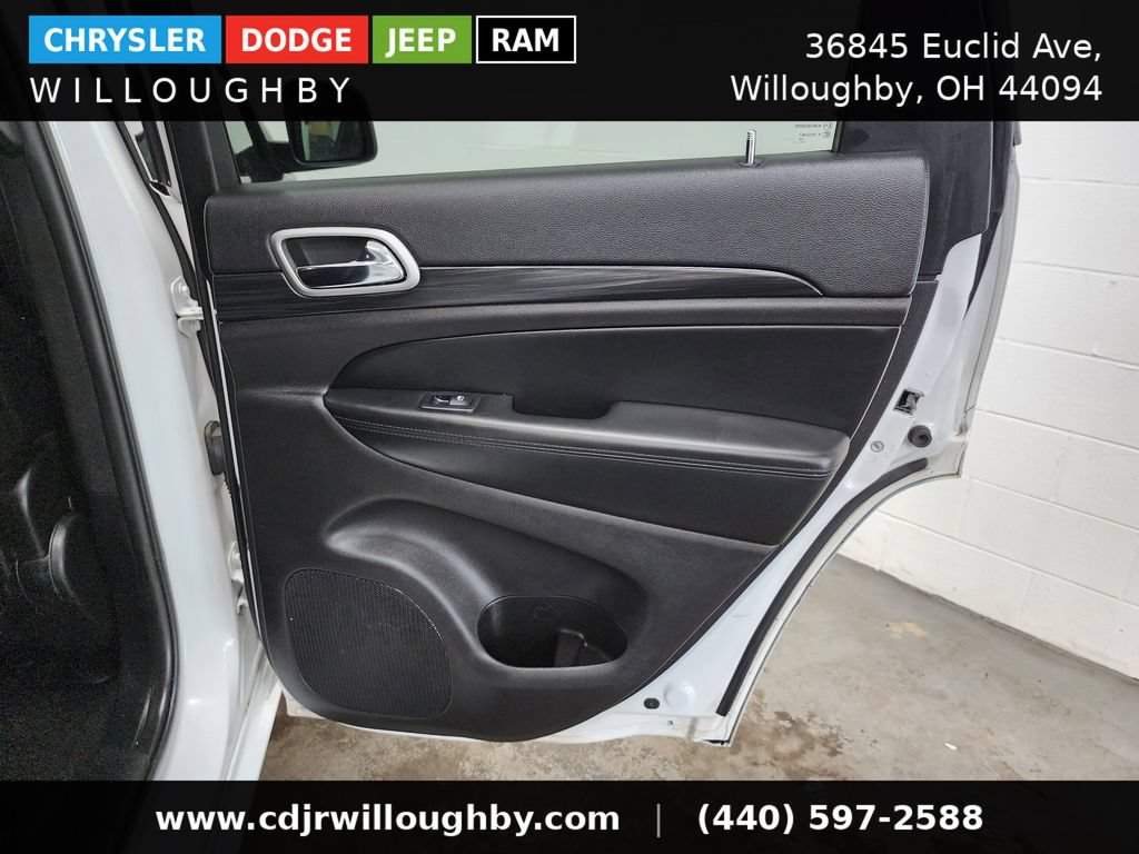 Used 2021 Jeep Grand Cherokee Laredo X AWD/4WD image 32