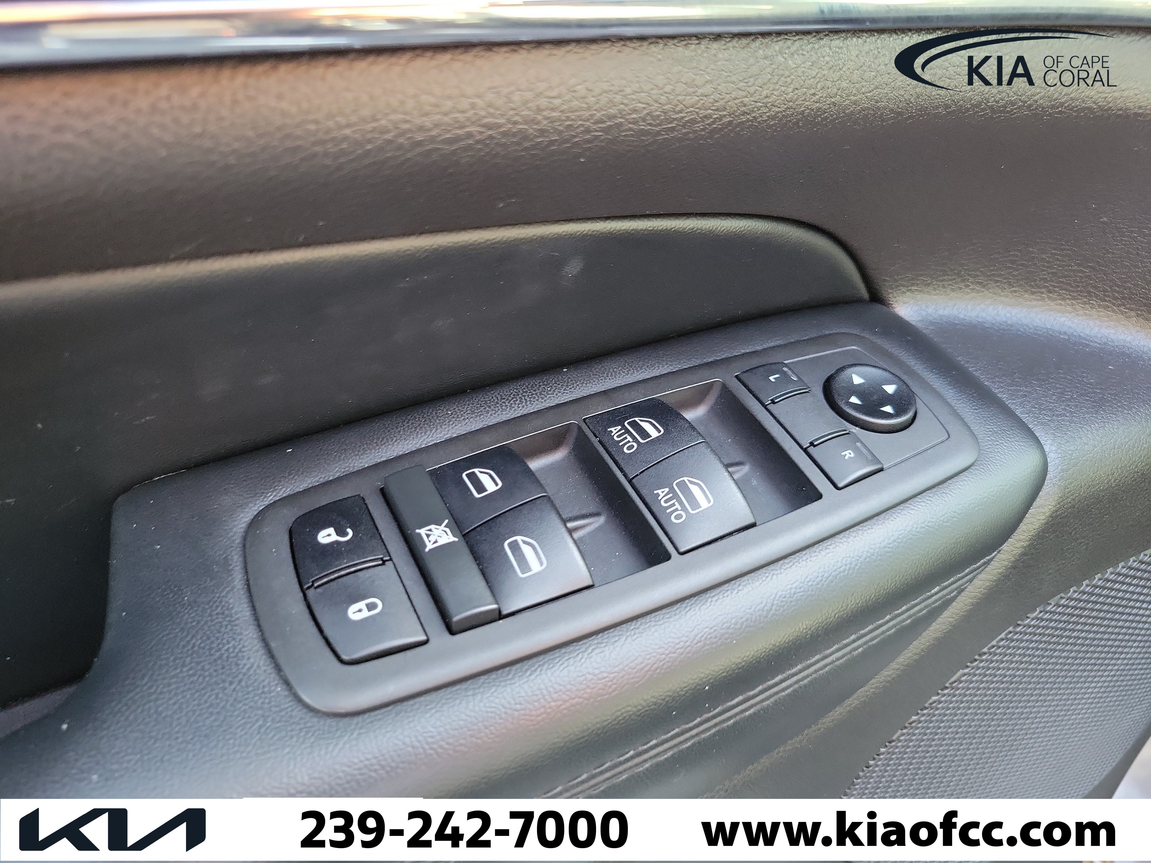 Used 2021 Jeep Grand Cherokee Limited AWD/4WD image 25