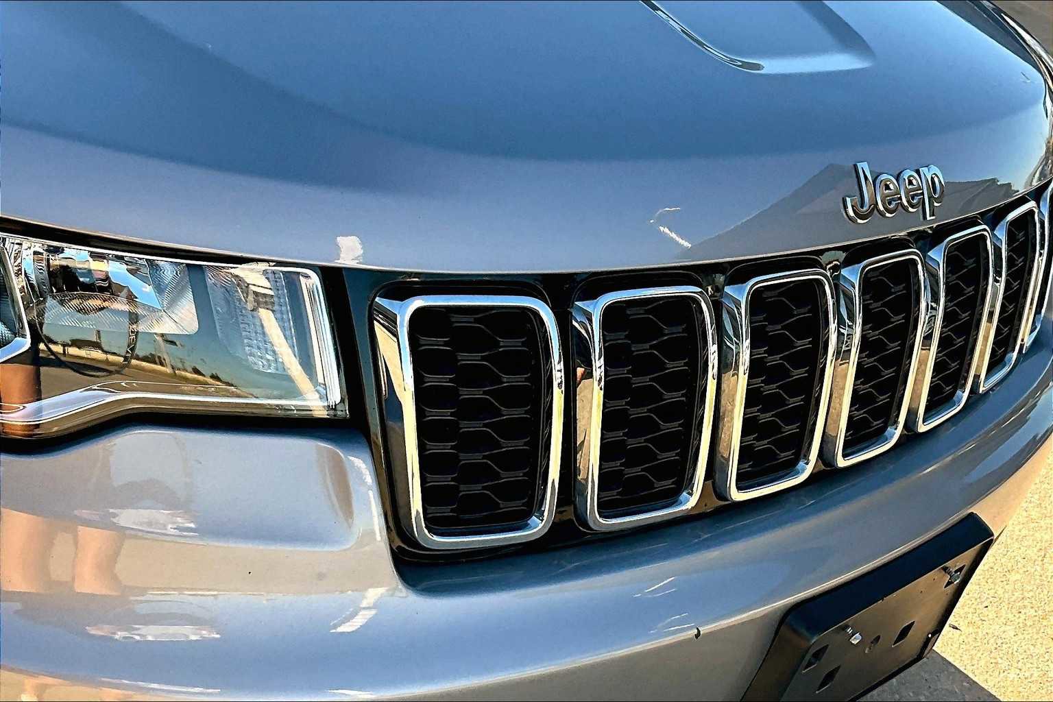Used 2021 Jeep Grand Cherokee Limited image 29