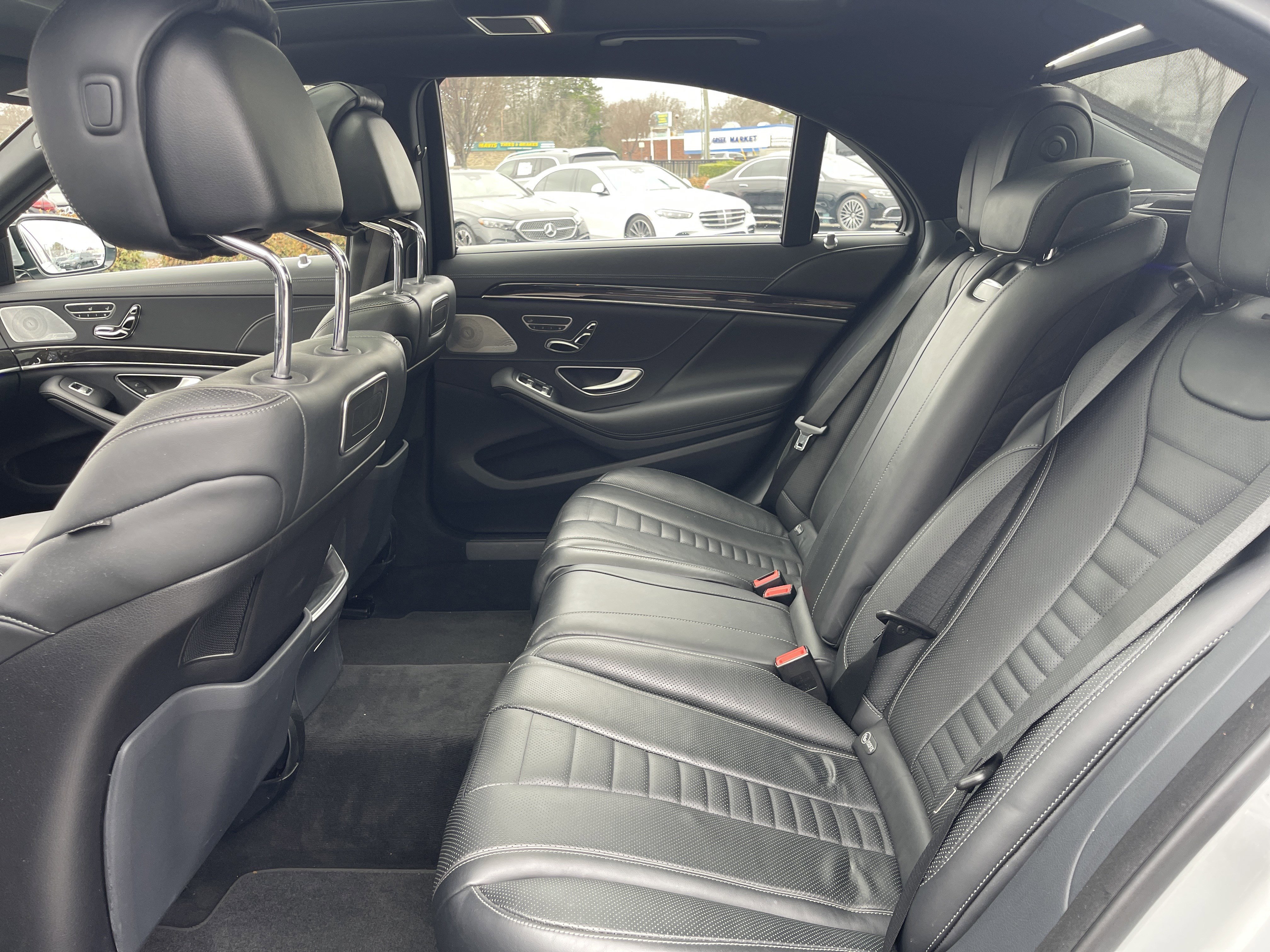 Used 2019 Mercedes-Benz S 560 Sedan image 33
