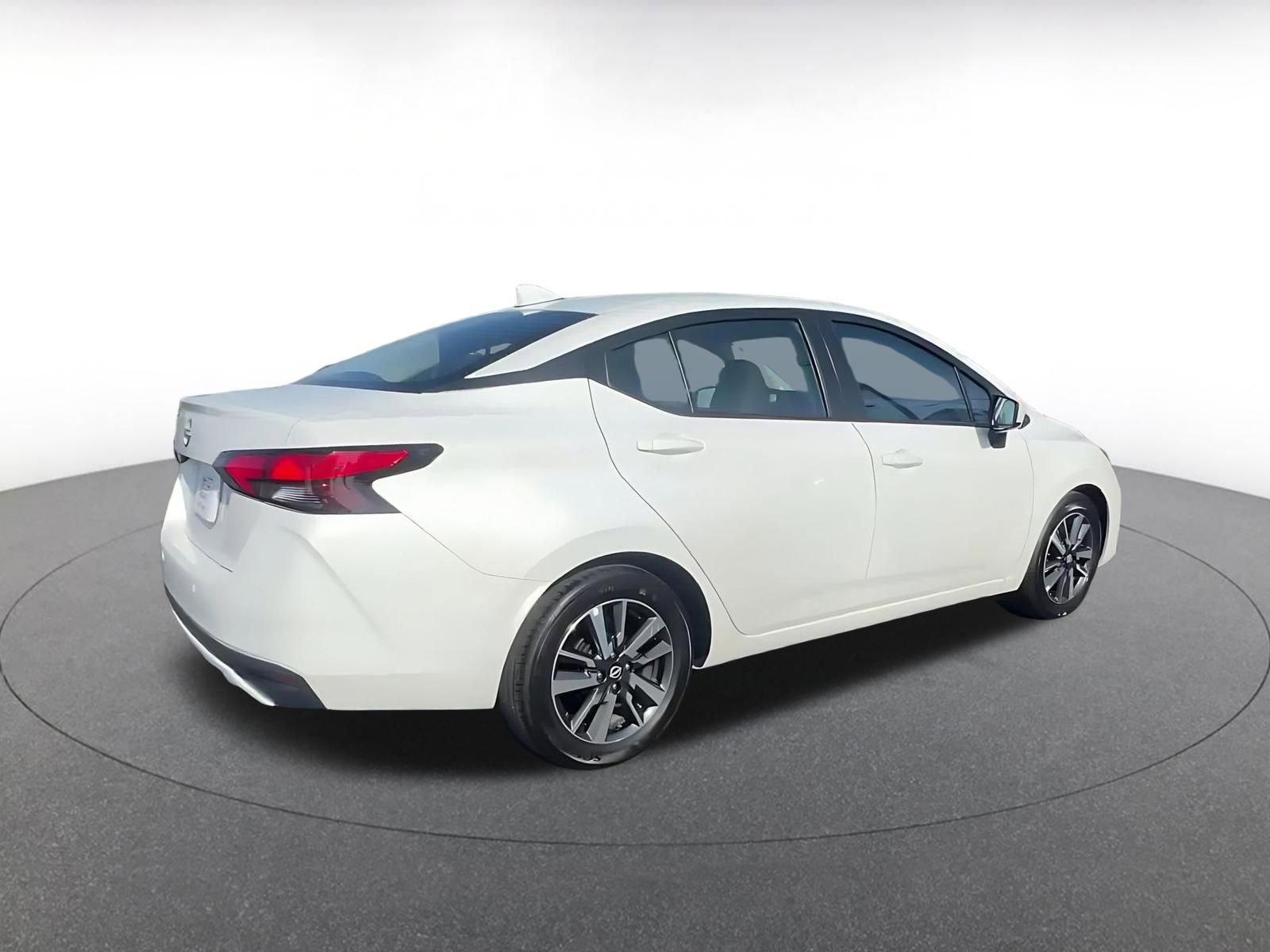 Used 2025 Nissan Versa SV image 14