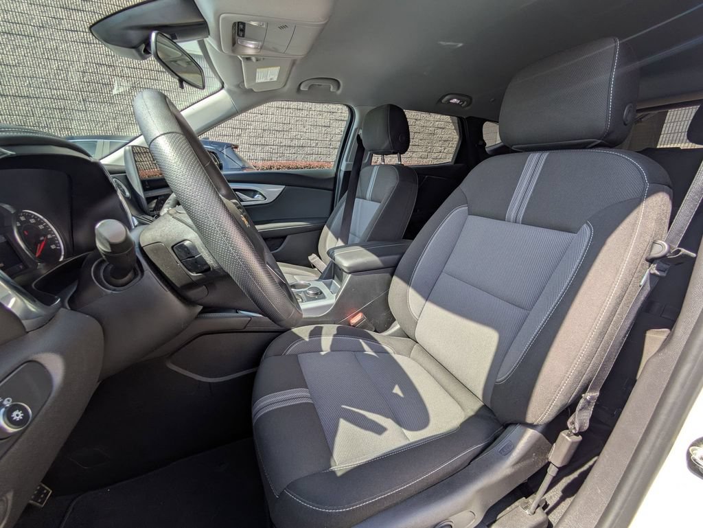 Used 2025 Chevrolet Blazer LT FWD image 25
