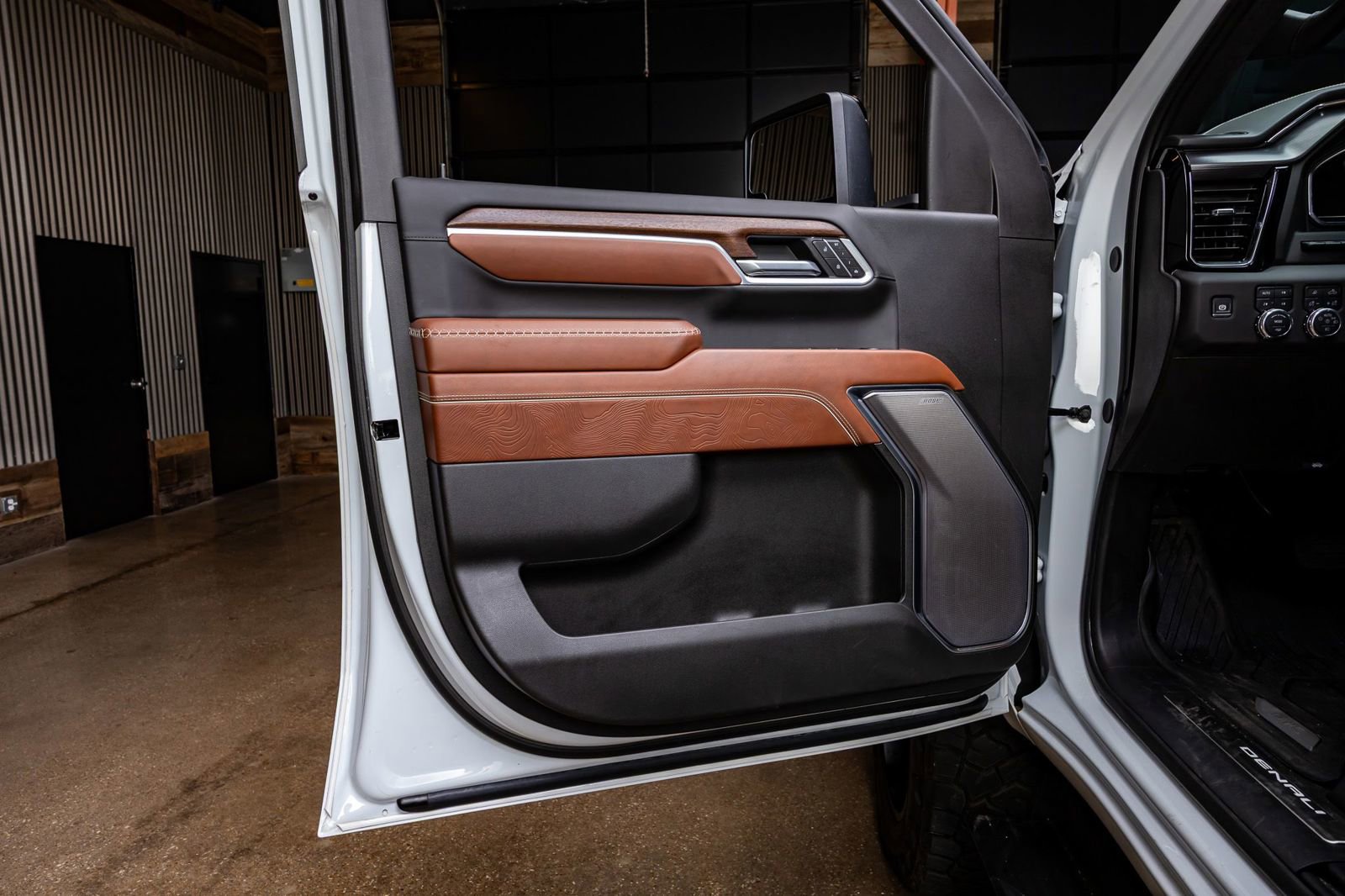 Used 2025 GMC Sierra 2500 Denali Ultimate image 35