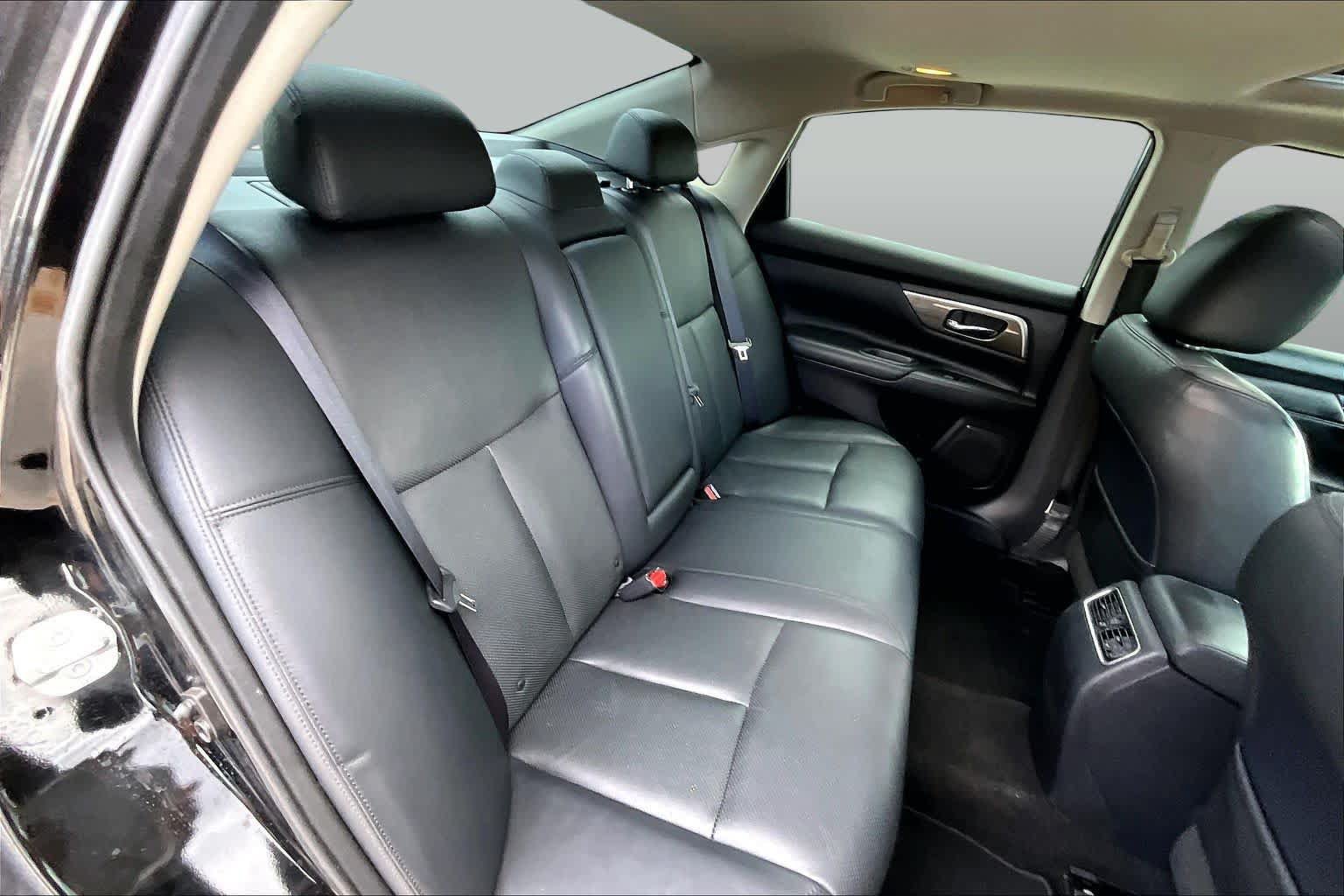 Used 2015 Nissan Altima 3.5 SL FWD image 19