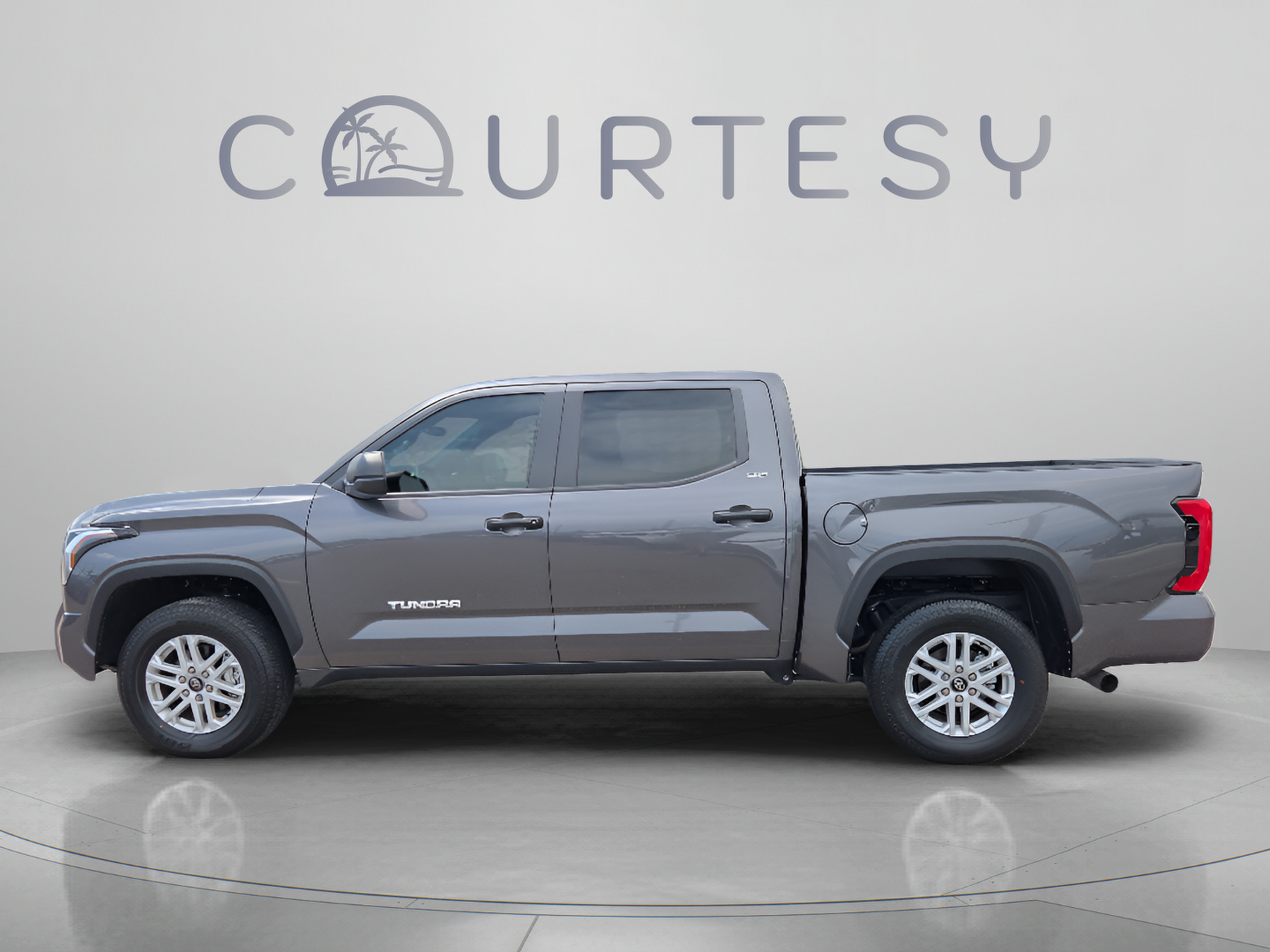 Certified 2025 Toyota Tundra SR5 AWD/4WD image 4