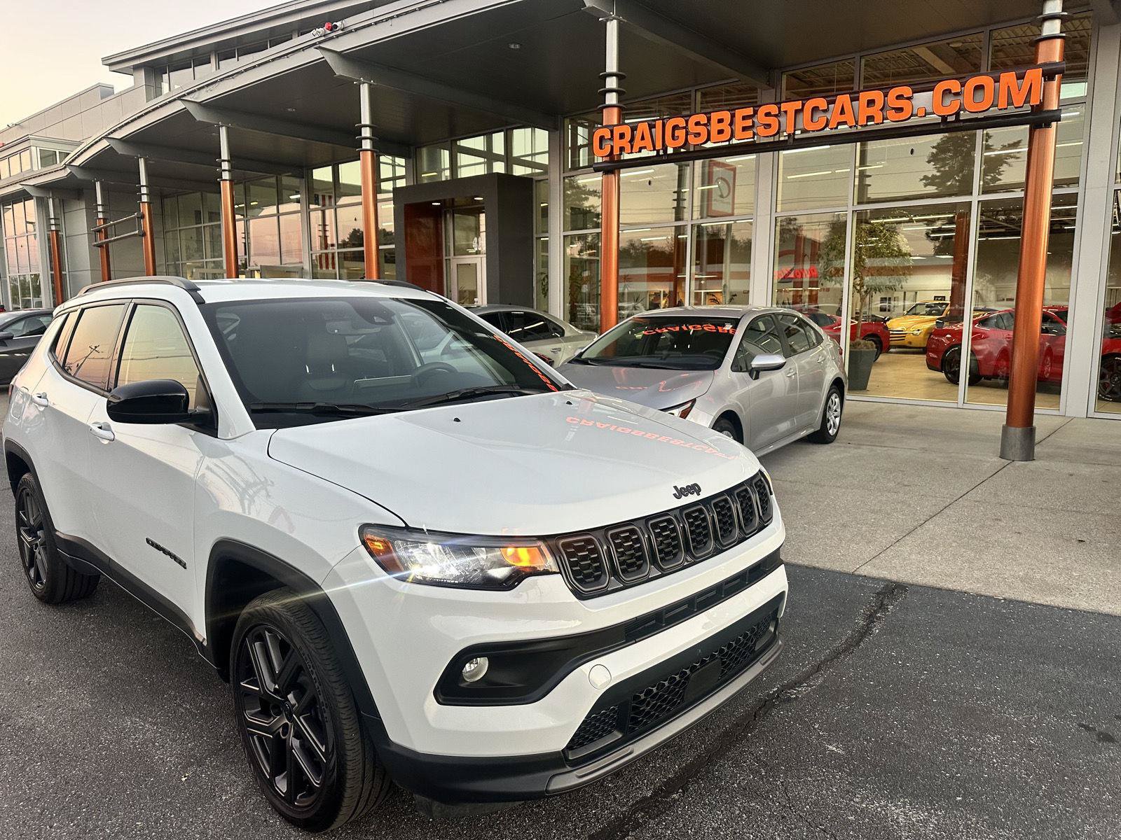 Used 2026 Jeep Compass Latitude AWD/4WD image 9
